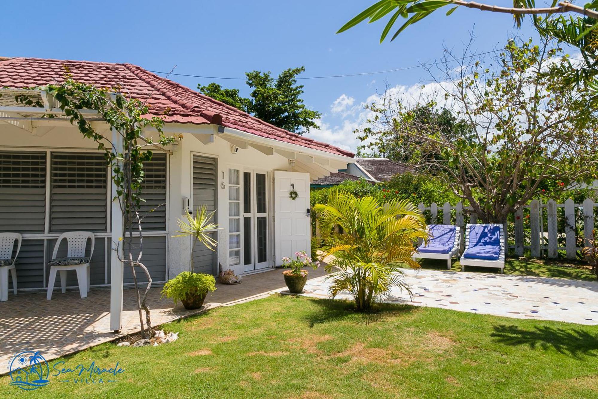 Sea Miracle Villa/Beach Cottage Silver Sands Exteriör bild
